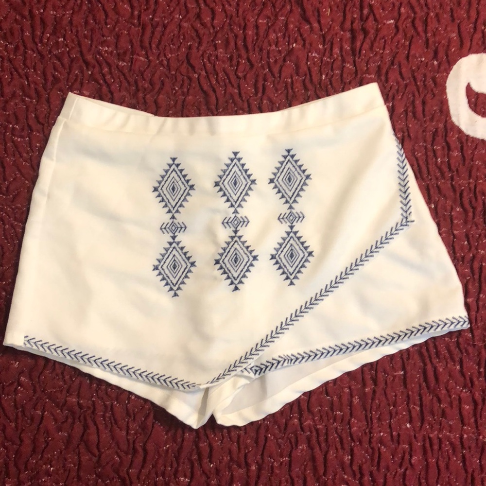 Aztec Embroidered Skort - Picture 3 of 8